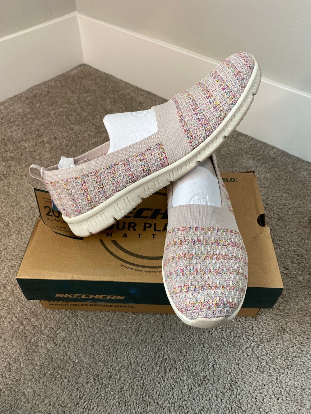 New Skechers Sherbet Skies Slip In Comfort Sneakers Women's Size 10 Style 100367